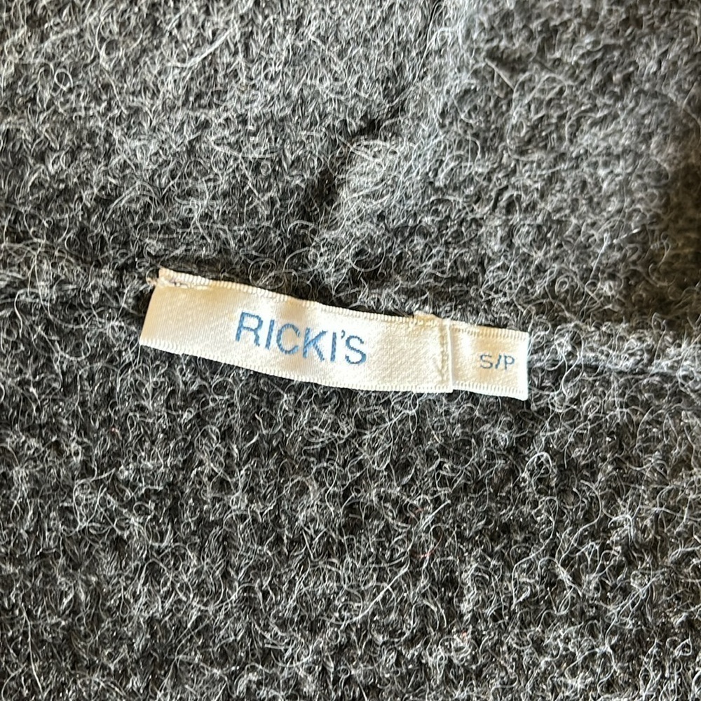 Ricki’s grey and white knitted cardigan​​​​​​​​ - Picture 6 of 6